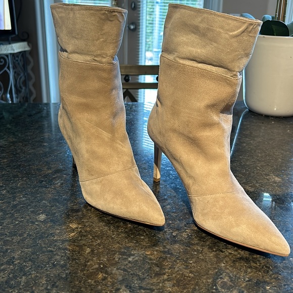Suede Ivanka Trump booties - Picture 5 of 7
